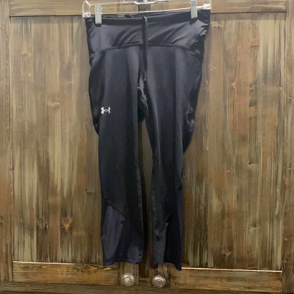 Under Armour Compression Crop Tights in Black